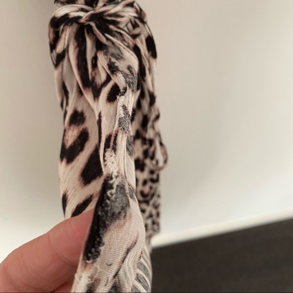 DECJUBA Amanda Kimono Sleeve Dress - Leopard Print - Picture 8 of 10